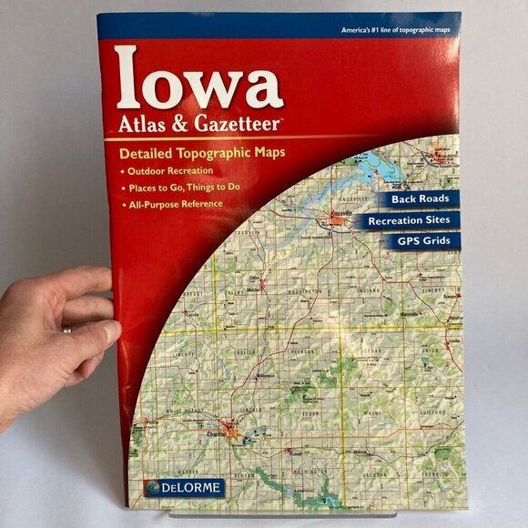 DeLorme Iowa Atlas & Gazetteer Detailed Topographic Map 2004 - Picture 1 of 6
